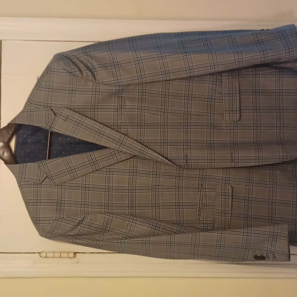 Inserch, mens grey/green/navy plaid sport coat. Tix pckt, side vents & pic stich